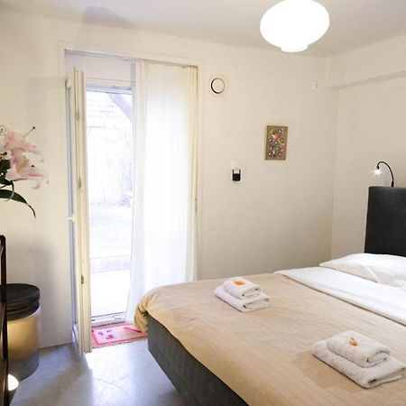 Quiet And Central Flat With Private Backyard Garden أثينا المظهر الخارجي الصورة